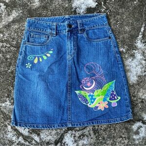 Disney Cheshire Cat Alice in
Wonderland Denim Skirt - Size 6